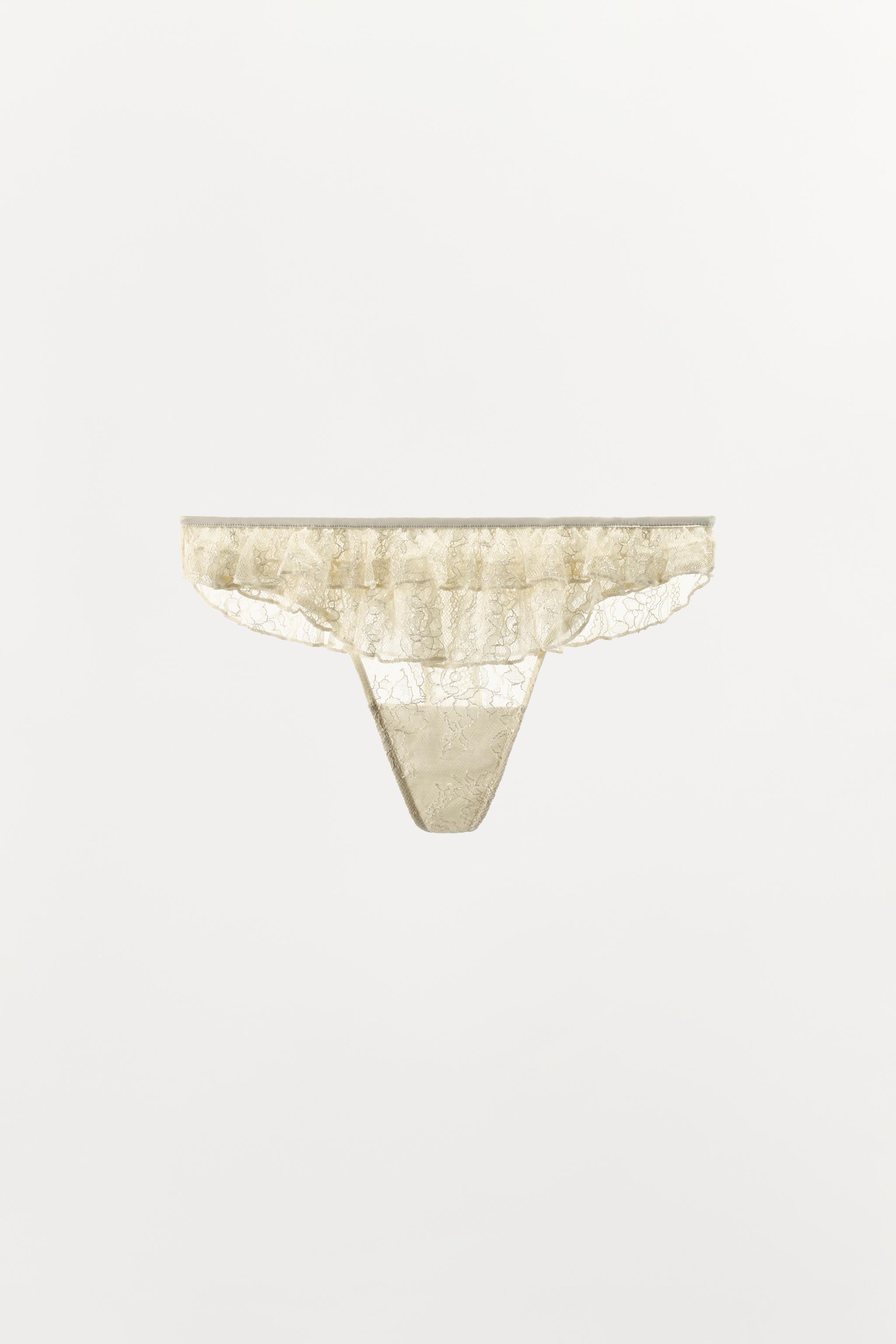 TANGA EN DENTELLE À VOLANTS
